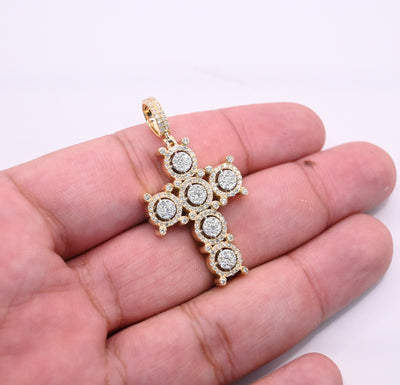Cross Prong Diamond Pendant (1.40CT) in 10K Gold